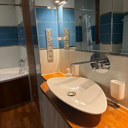 Cosy - Porte Maillot Apartment
